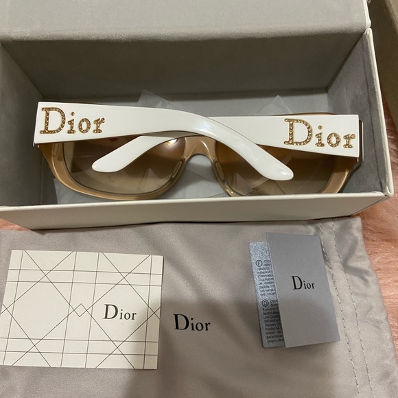 SOLD - Picture 2 of 8